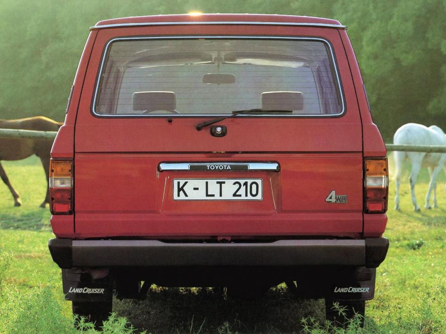  Toyota Land Cruiser 60 Wagon 1980 года  (фото 10 из 18)